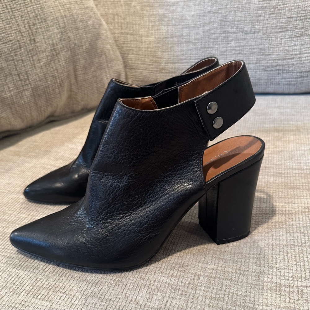 CHINESE LAUNDRY Leather Ankle Boots
